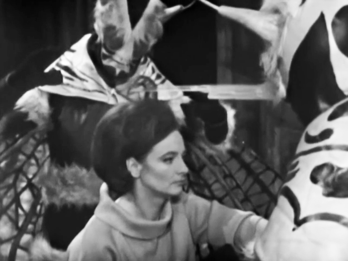 Doctor Who The Web Planet Menoptera inspect Barbara's hair