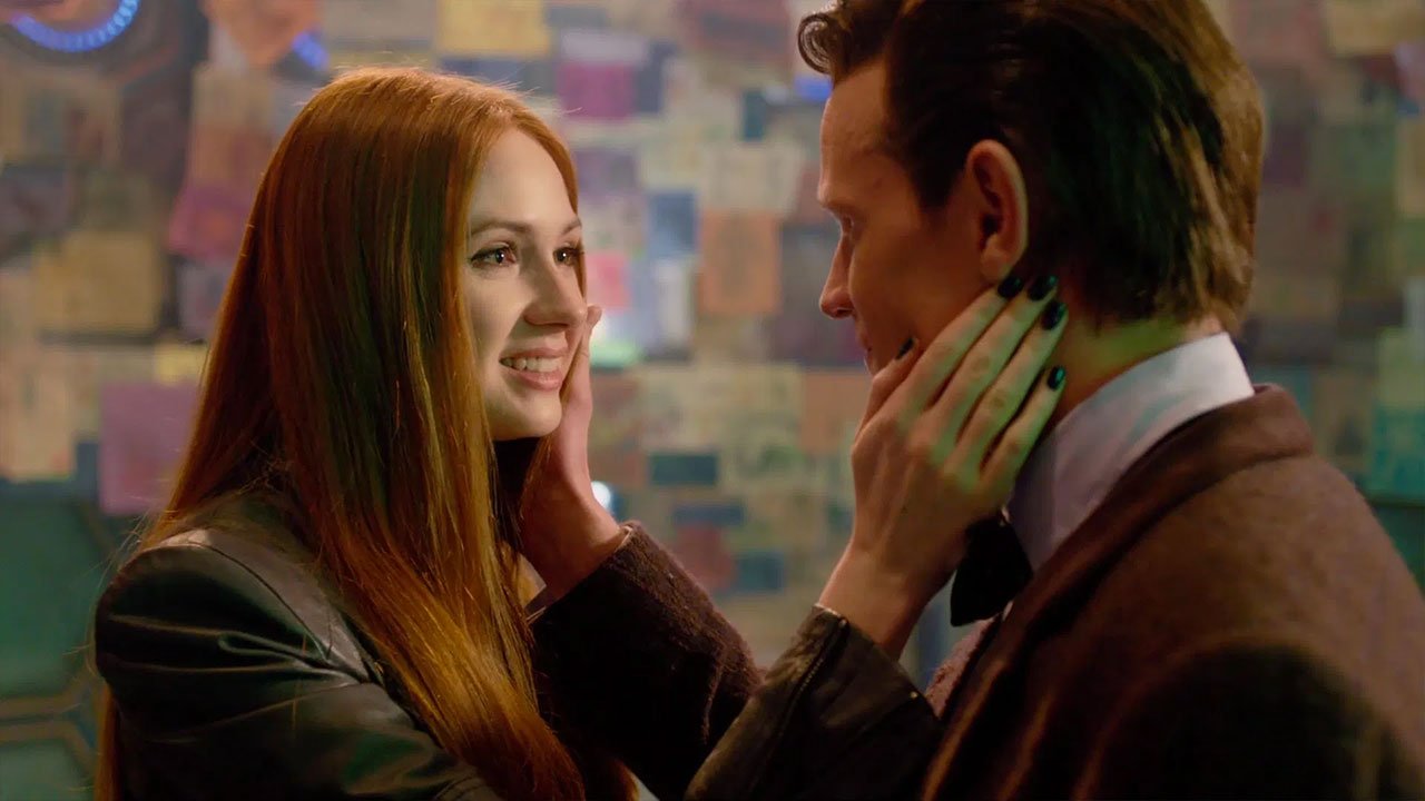 amy-pond-suddenly-appears-in-a-wig-time-of-the-doctor-who-back-when