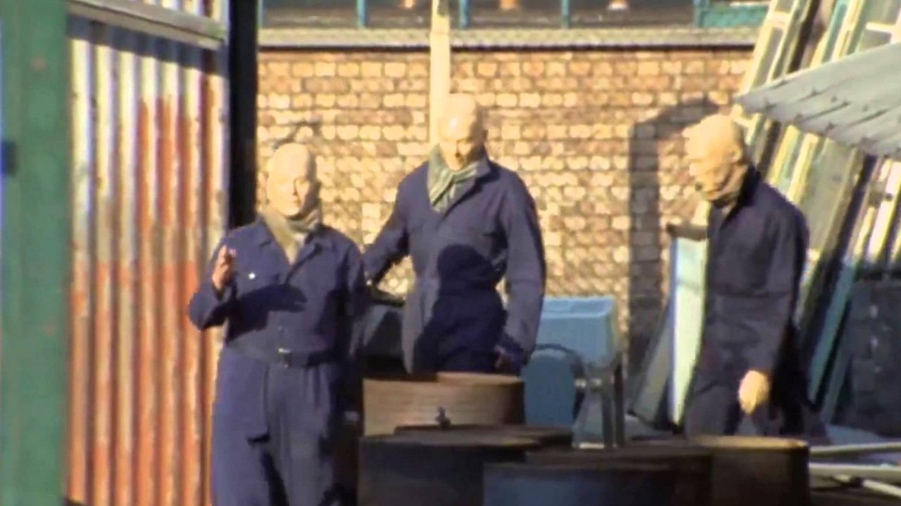 autons-walking-around-spearhead-from-space-doctor-who-back-when