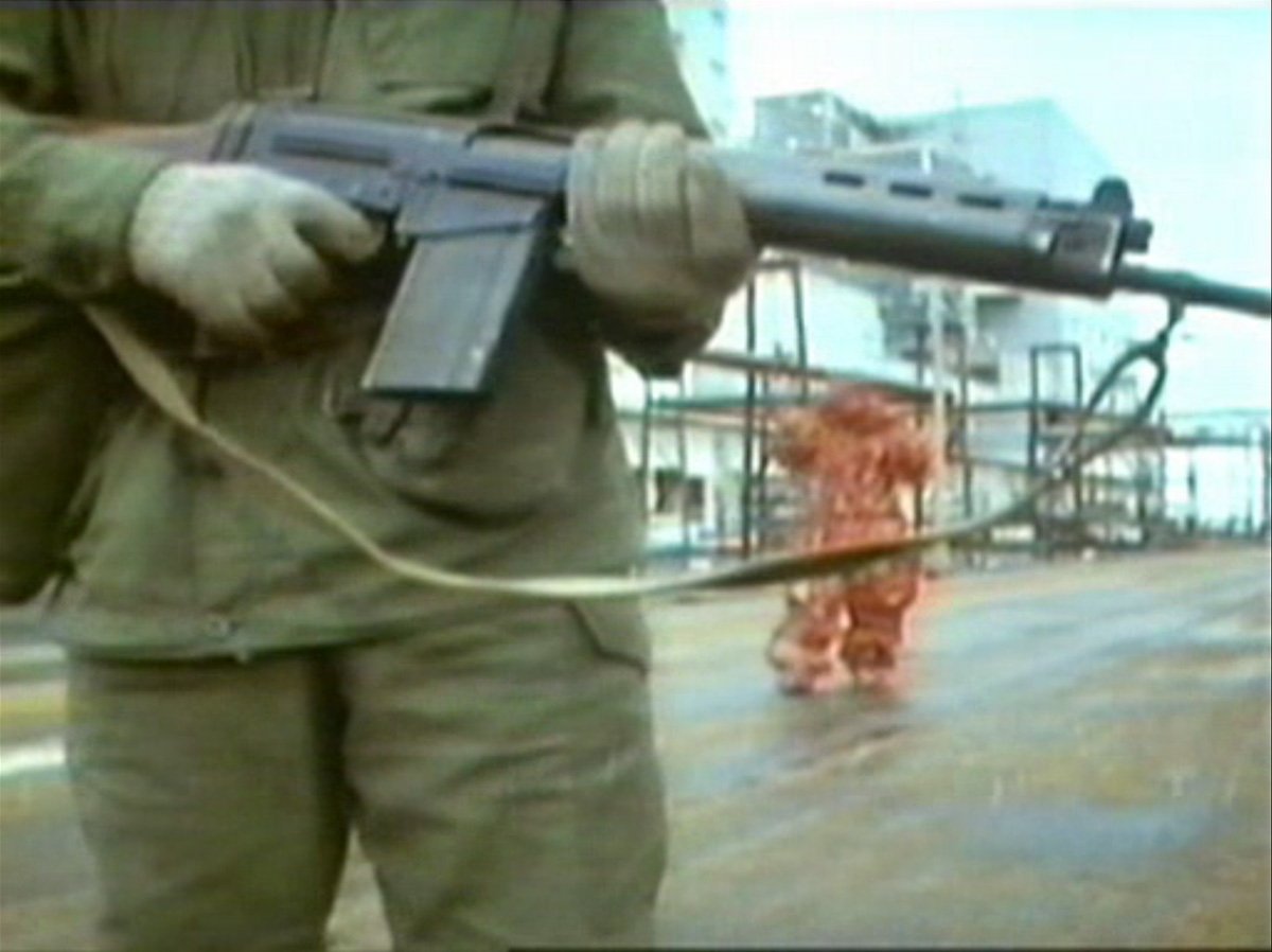 axon-attacks-unit-soldier-claws-of-axos-who-back-when