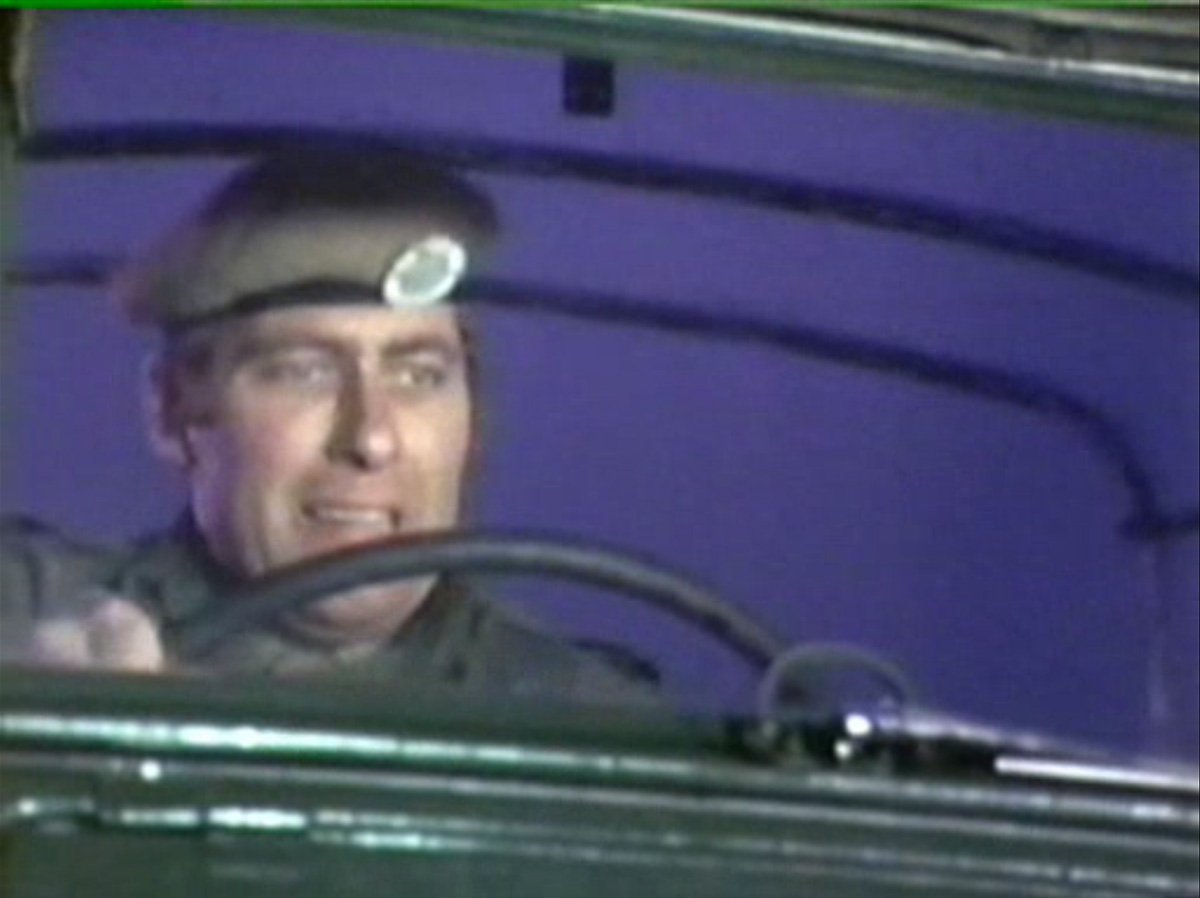 benton-in-another-blue-screen-car-claws-of-axos-who-back-when