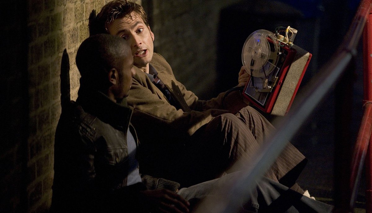 blink-tennant-and-shipton-in-60s-london-tennant-doctor-who-back-when