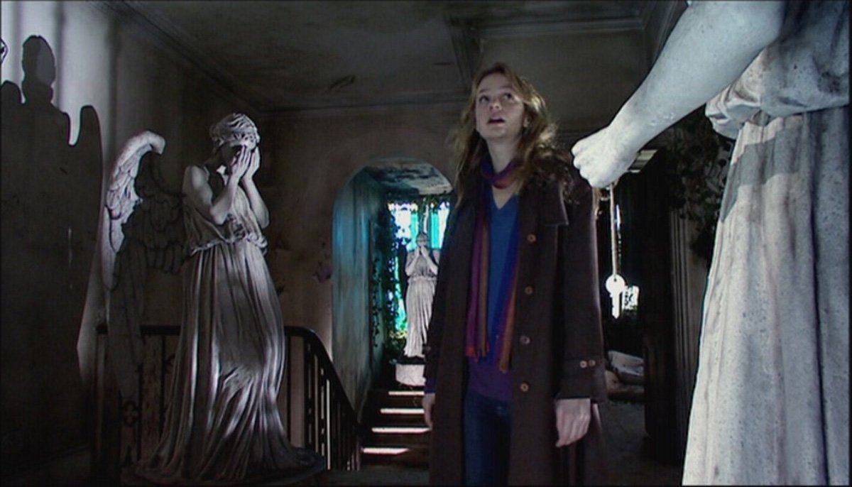 blink-tennant-sally-sparrow-tardis-key-weeping-angels-tennant-doctor-who-back-when