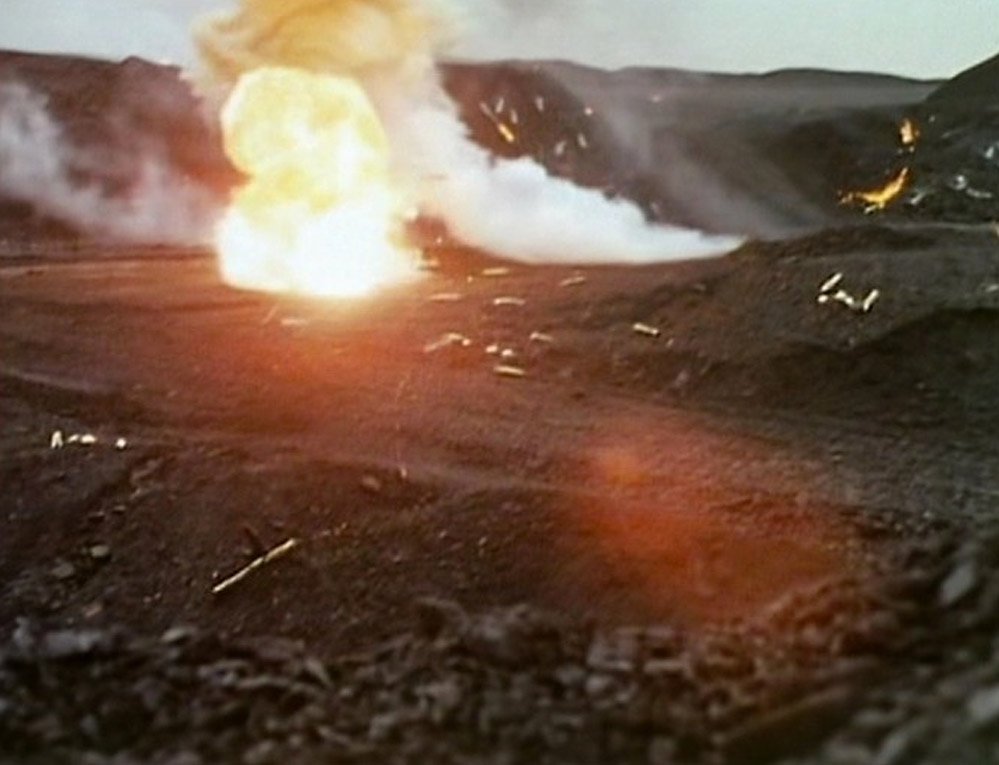 bombing-the-maggots-the-green-death-doctor-who-back-when