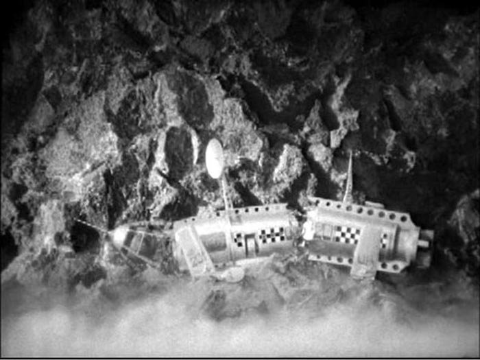 Gorgeous miniature space ship