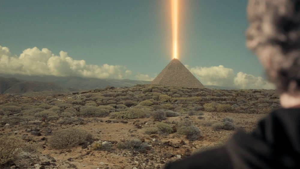 capaldi-stairs-at-the-pyramid-at-the-end-of-the-world-doctor-who-back-when