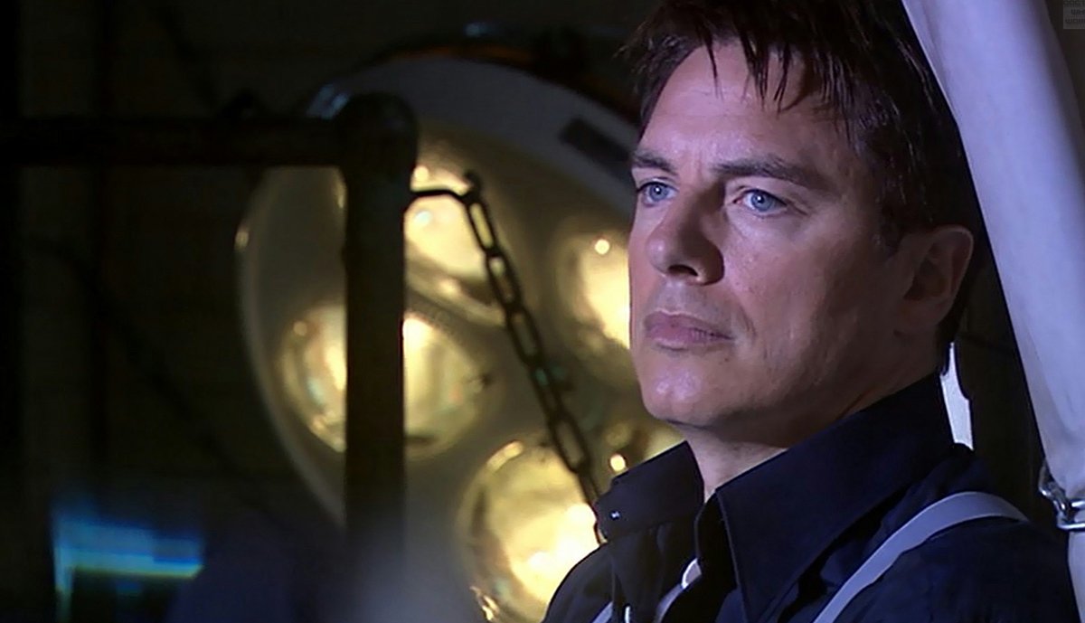 captain-jack-harkness-stolen-earth-doctor-who-back-when