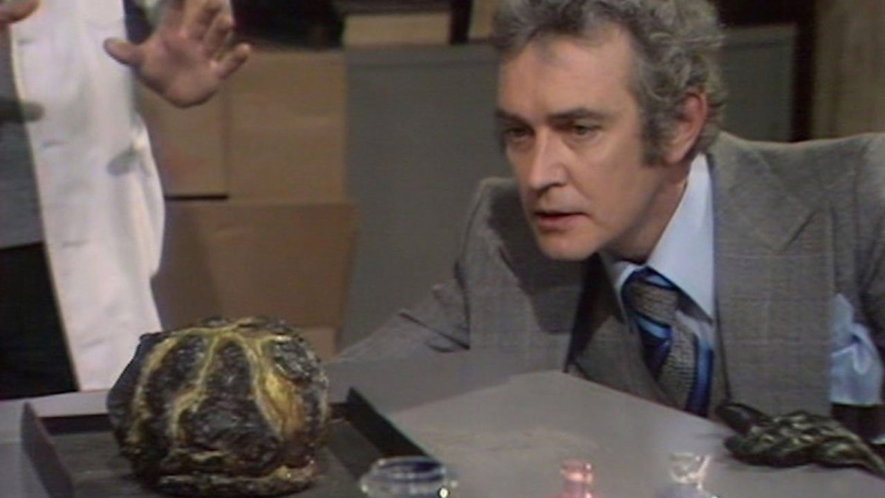 chase-inspects-the-krynoid-pod-seeds-of-doom-doctor-who-back-when