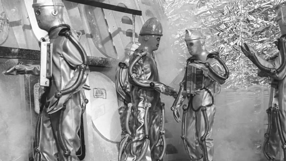 cybermen-and-controller-doctor-who-back-when-drwho-tomb-of-the-cybermen