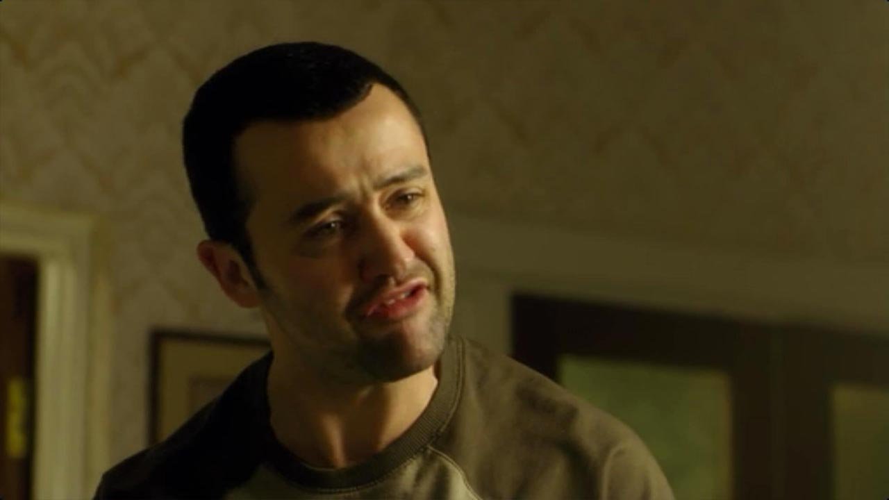 daniel-mays-as-alex-maxes-out-his-one-facial-expression-night-terrors-doctor-who-back-when