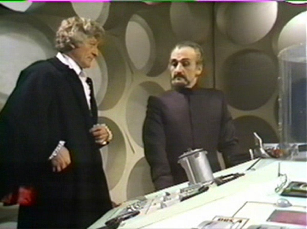 delgado-master-and-pertwee-in-tardis-claws-of-axos-who-back-when