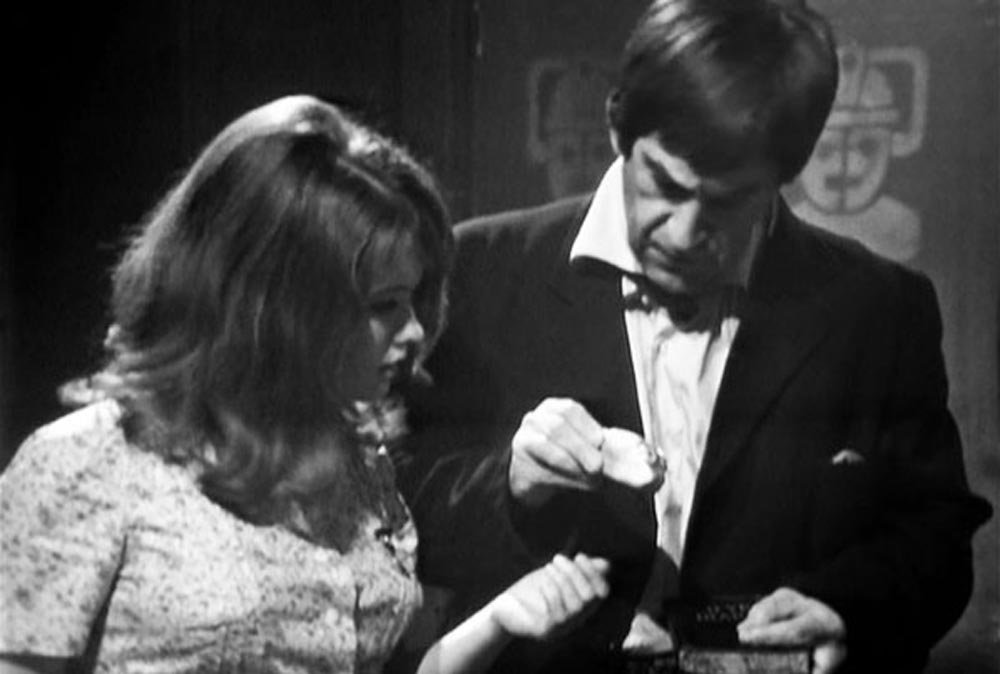 doc-and-companion-victoria-waterfield-with-cybermat-doctor-who-back-when-drwho-tomb-of-the-cybermen