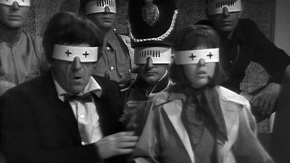 doc-and-zoe-in-future-glasses-again-the-war-games-patrick-troughton-doctor-who-back-when