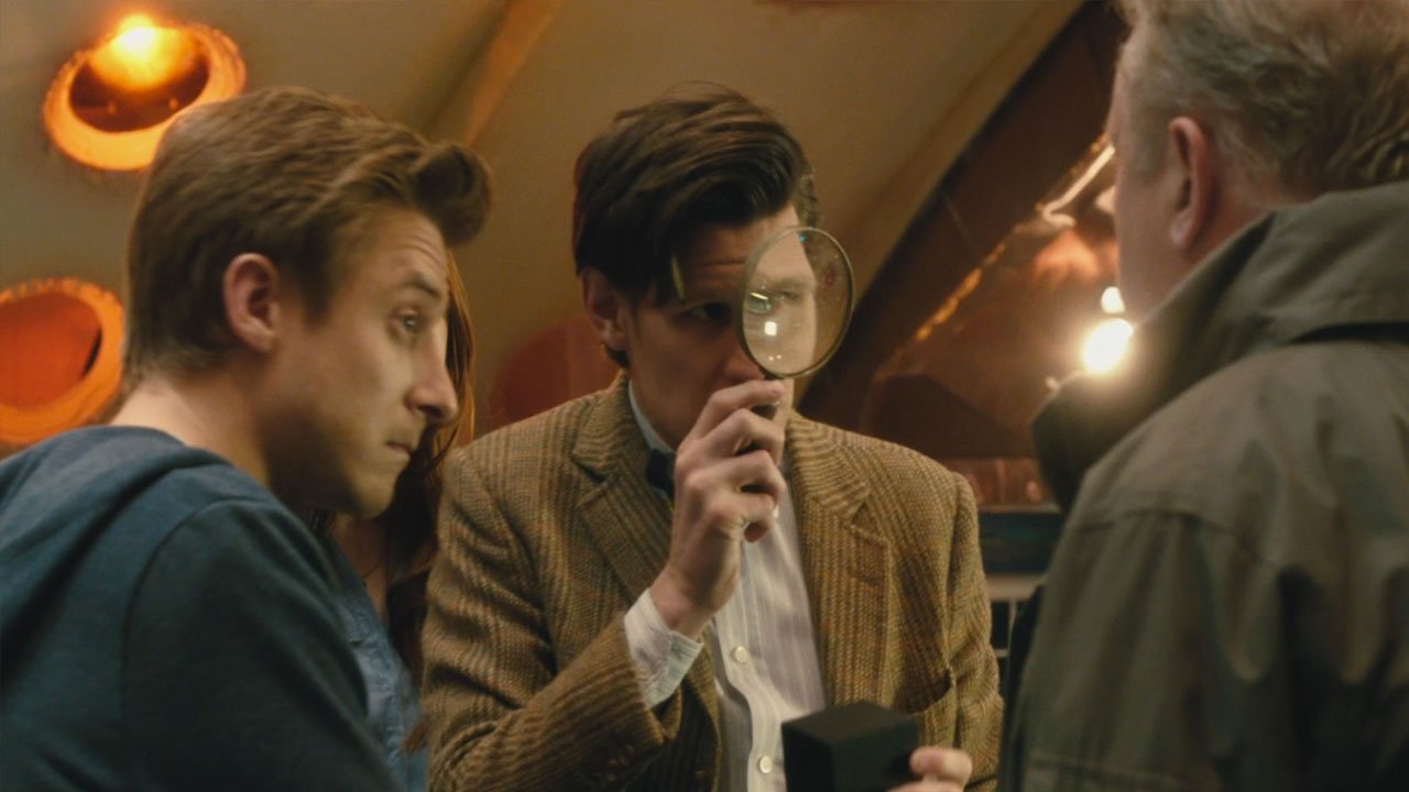 doc-matt-smith-11-in-tardis-with-rory-and-brian-and-a-cube-power-of-three-doctor-who-back-when