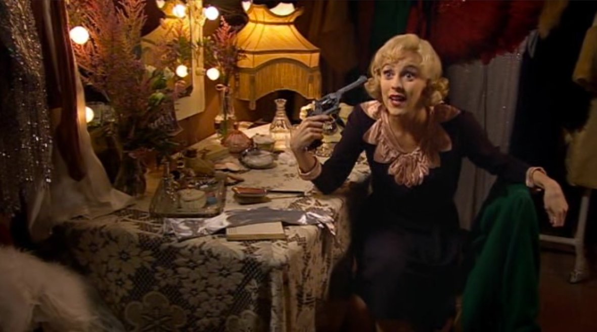 drwho-doctor-who-back-when-daleks-in-manhattan-tallulah-gun