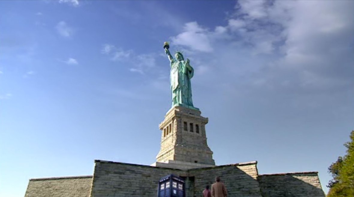drwho-doctor-who-back-when-daleks-in-manhattan-tennant-martha-statue-of-liberty