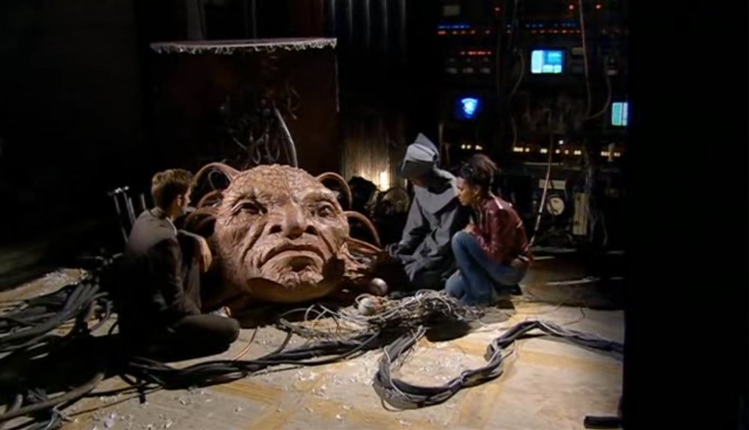 drwho-doctor-who-back-when-gridlock-tennant-face-of-boe-cat-nurse-novice-hame