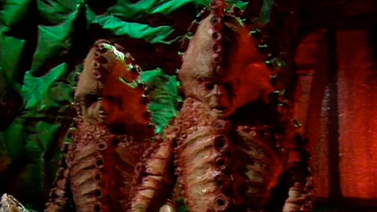 duke-forgil-unmasked-with-his-zygon-pal-terror-of-the-zygons-doctor-who-back-when