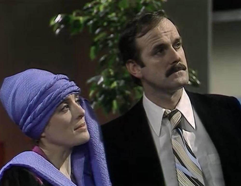 john-cleese-cameo-city-of-death-doctor-who-back-when