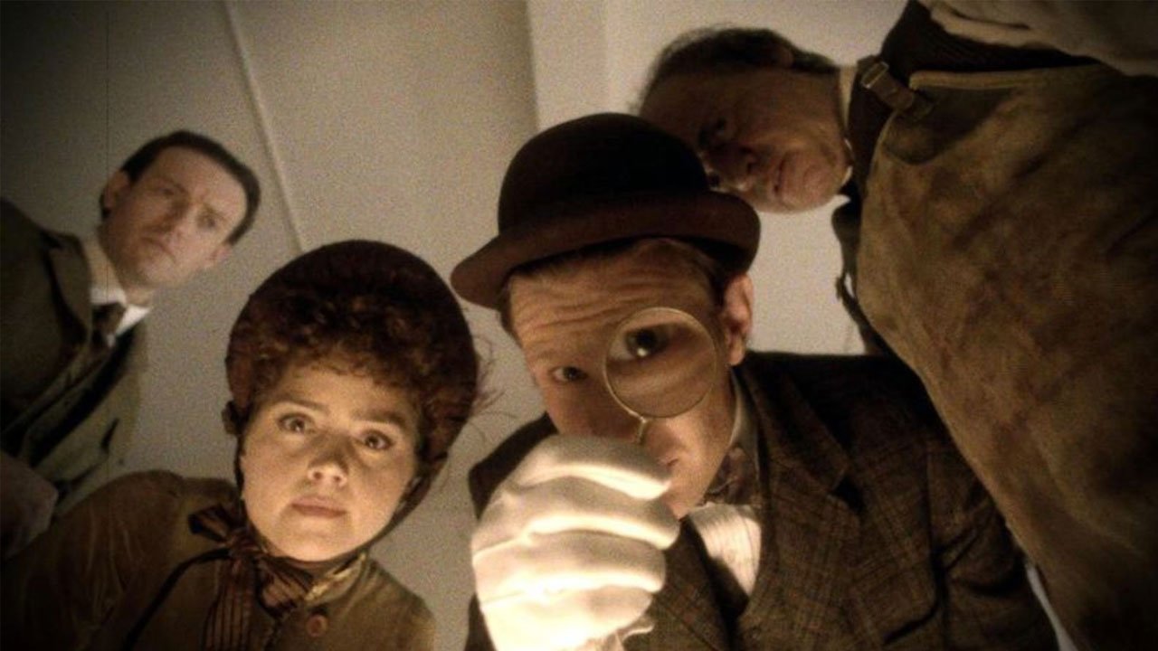 matt-smith-eleven-clara-and-coroner-inspect-the-optogram-crimson-horror-doctor-who-back-when