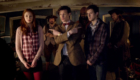 matt-smith-eleven-pointing-at-amy-and-rory-who-wears-two-shirts-at-once-curse-of-the-black-spot-doctor-who-back-when