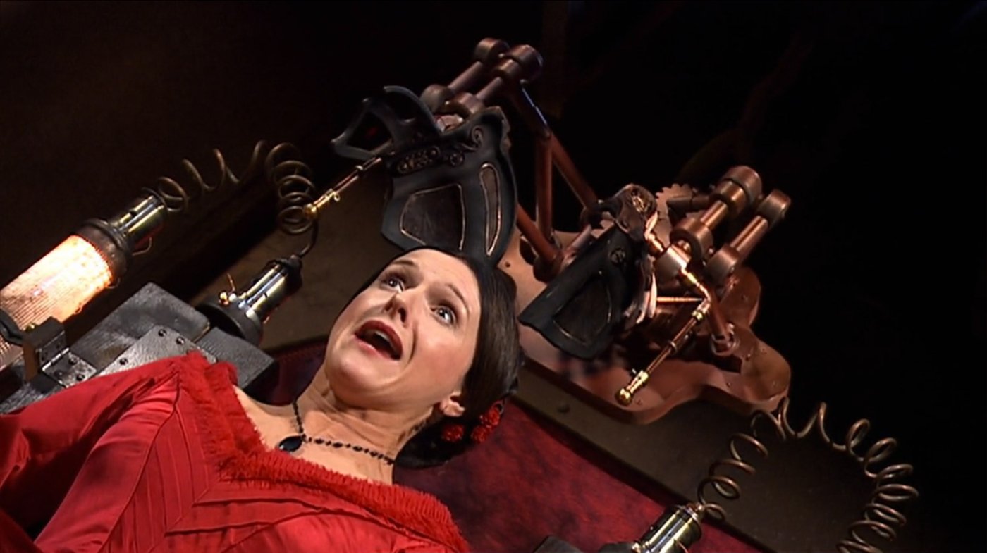 miss-hartigan-is-converted-into-the-cyber-king-the-next-doctor-who-back-when