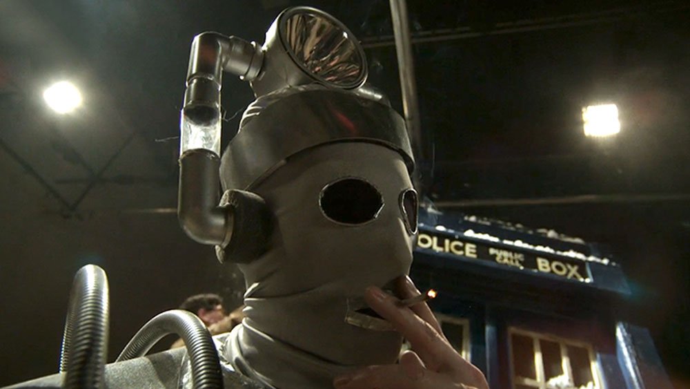 mondassian-cyberman-smokes-cigarette-on-set-adventure-in-space-in-time-doctor-who-back-when