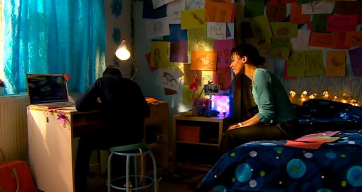 mum watches chloe webber drawing fear her doctorwho drwho doctor who whobackwhen