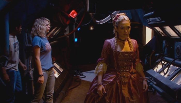 reinette de pompadour and rose on spaceship