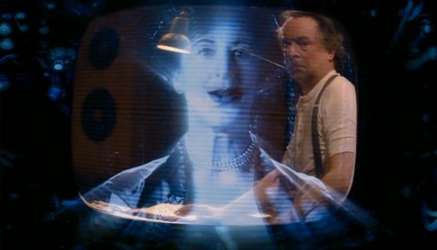 n021 the idiots lantern the wire looks at magpie doctorwho drwho doctor who tennant