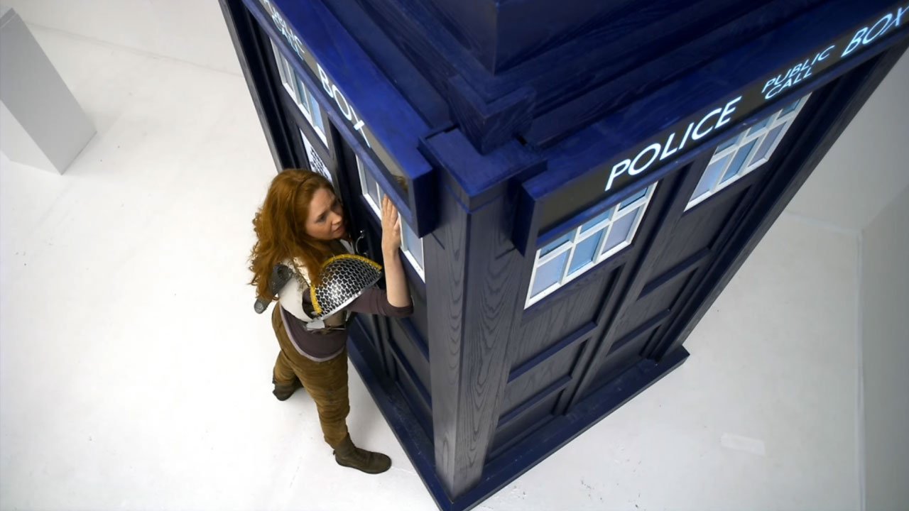 old-amy-outside-tardis-2-girl-who-waited-doctor-who-back-when