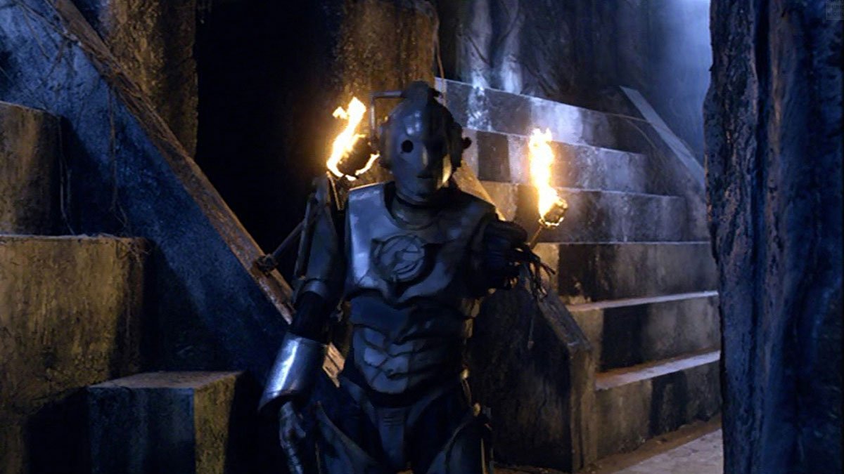 one-armed-cyberman-approaching-the-pandorica-opens-doctor-who-back-when