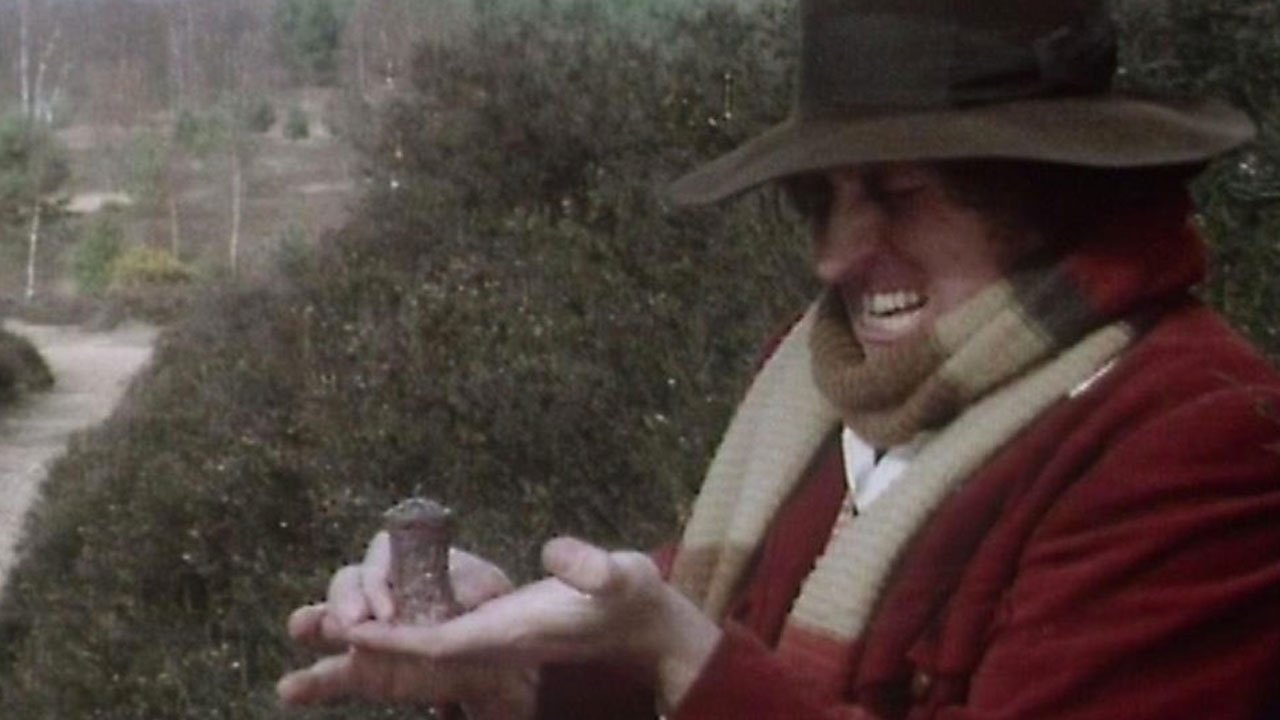 ouch-those-zygon-tracker-suckers-really-sting-tom-baker-fourth-doc-terror-of-the-zygons-doctor-who-back-when