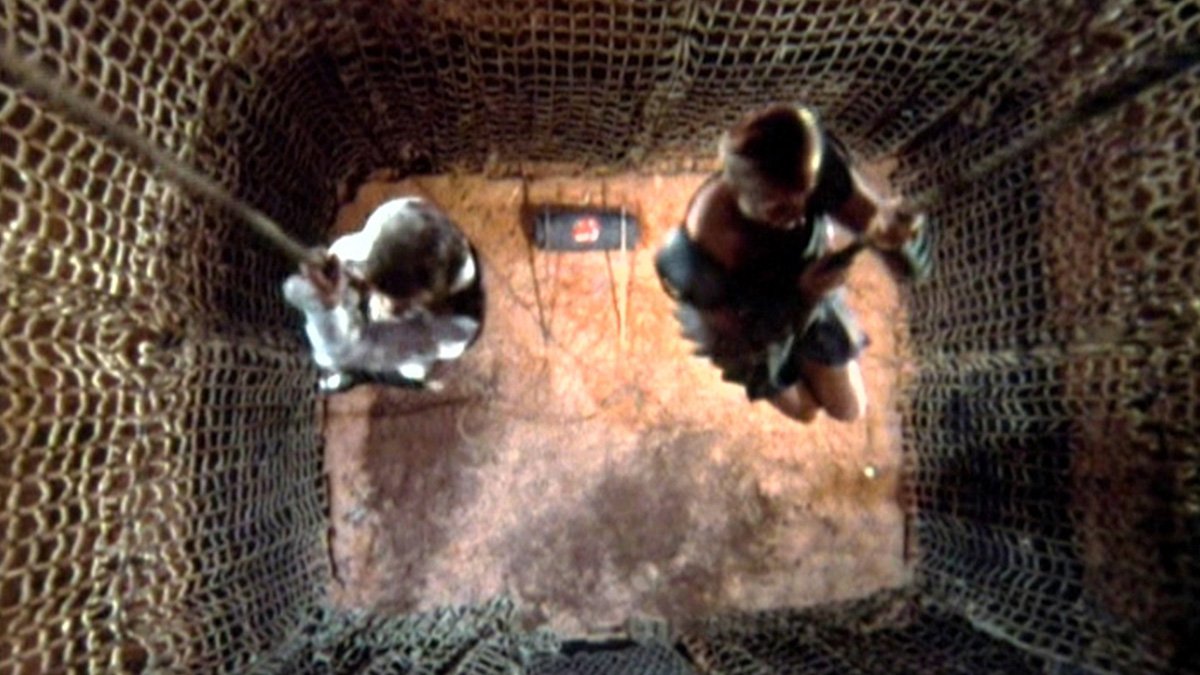 pertwee-and-grun-descend-for-trial-by-combat-curse-of-peladon-doctor-who-back-when