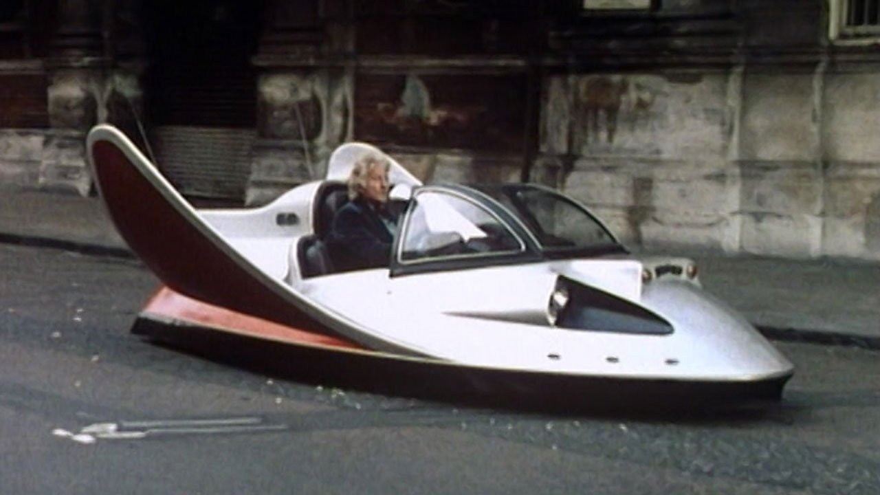 pertwee-drives-whomobile-invasion-of-the-dinosaurs-doctor-who-back-when