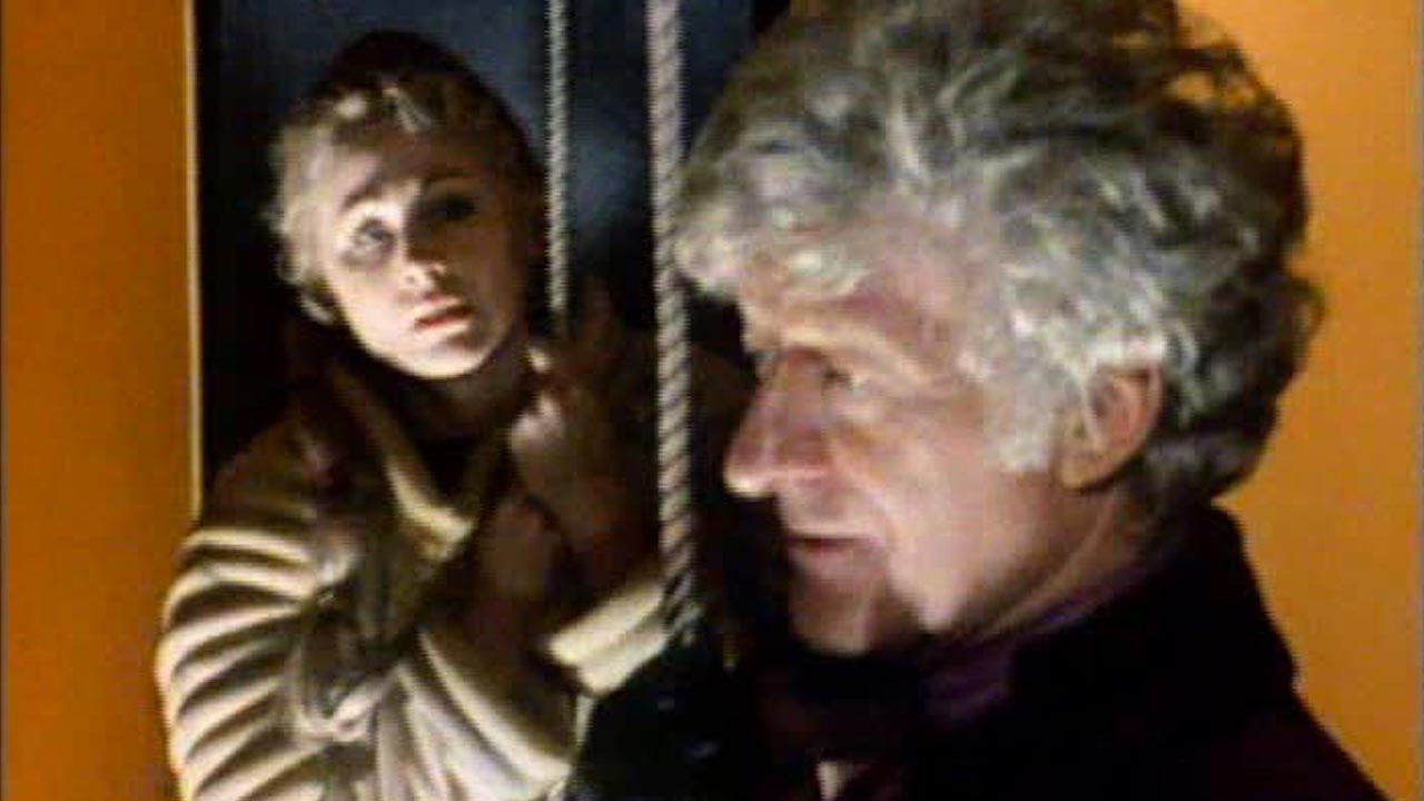 pertwee-third-doctor-hanging-from-sail-with-thal-rebec-planet-of-the-daleks-doctor-who-back-when