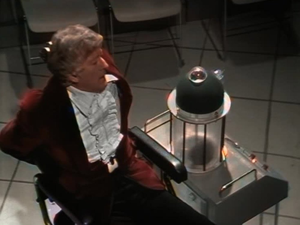 pertwee-tied-up-next-to-the-mind-parasite-mind-of-evil-doctor-who-back-when