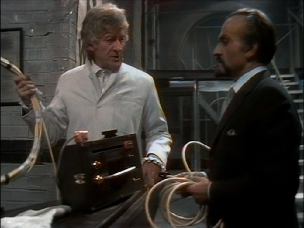 pertwee-uses-the-lassoo-of-truth-with-the-master-mind-of-evil-doctor-who-back-when
