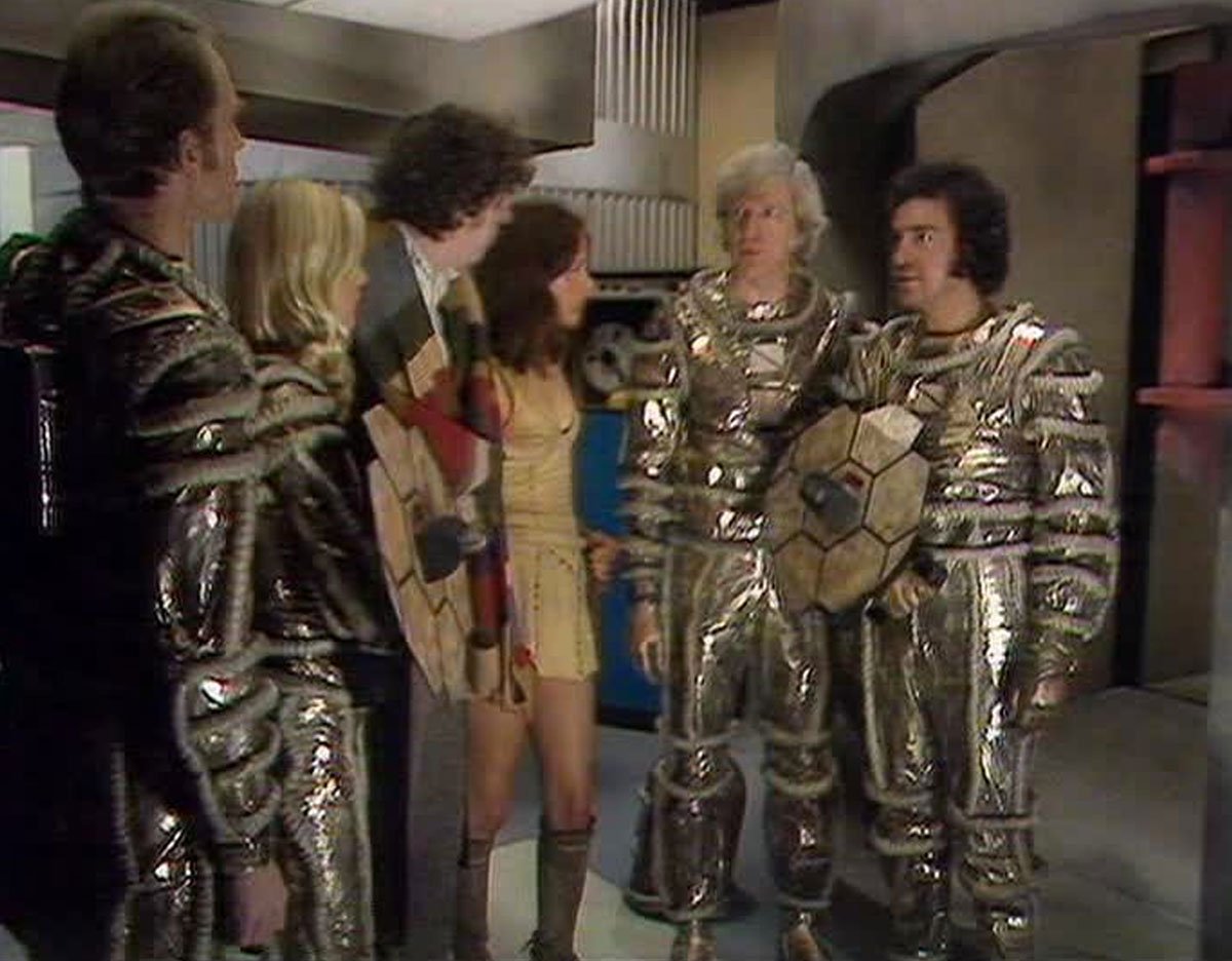 rad-outfits-minyans-with-tom-baker-four-and-companion-leela-underworld-doctor-who-back-when
