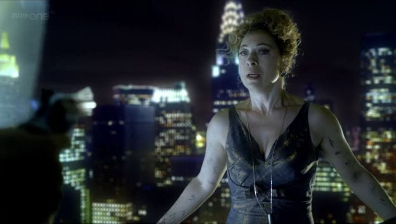 river-song-with-silence-count-on-her-arms-day-of-the-moon-doctor-who-back-when