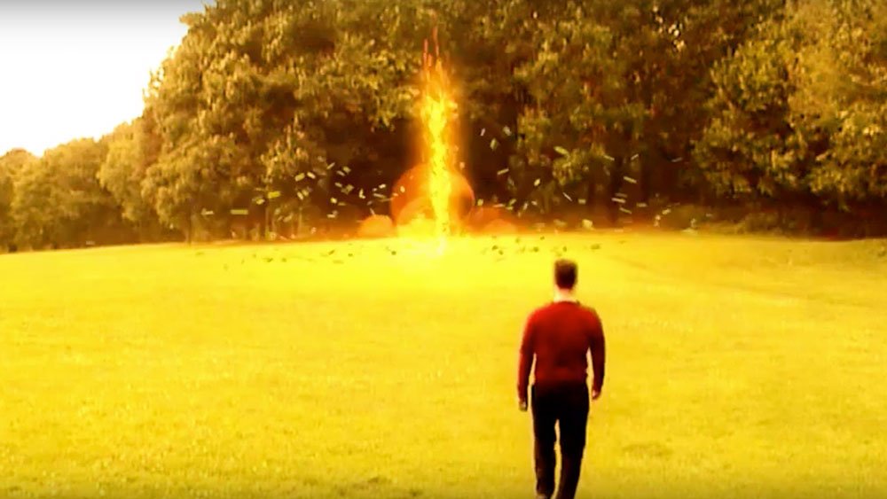 A young Roarmeister walking into a super-low-definition facsimile of the same effect