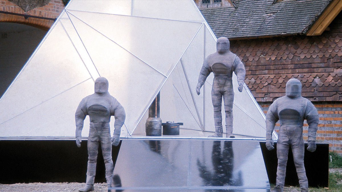 robot-mummies-guarding-pyramid-missile-pyramids-of-mars-doctor-who-back-when