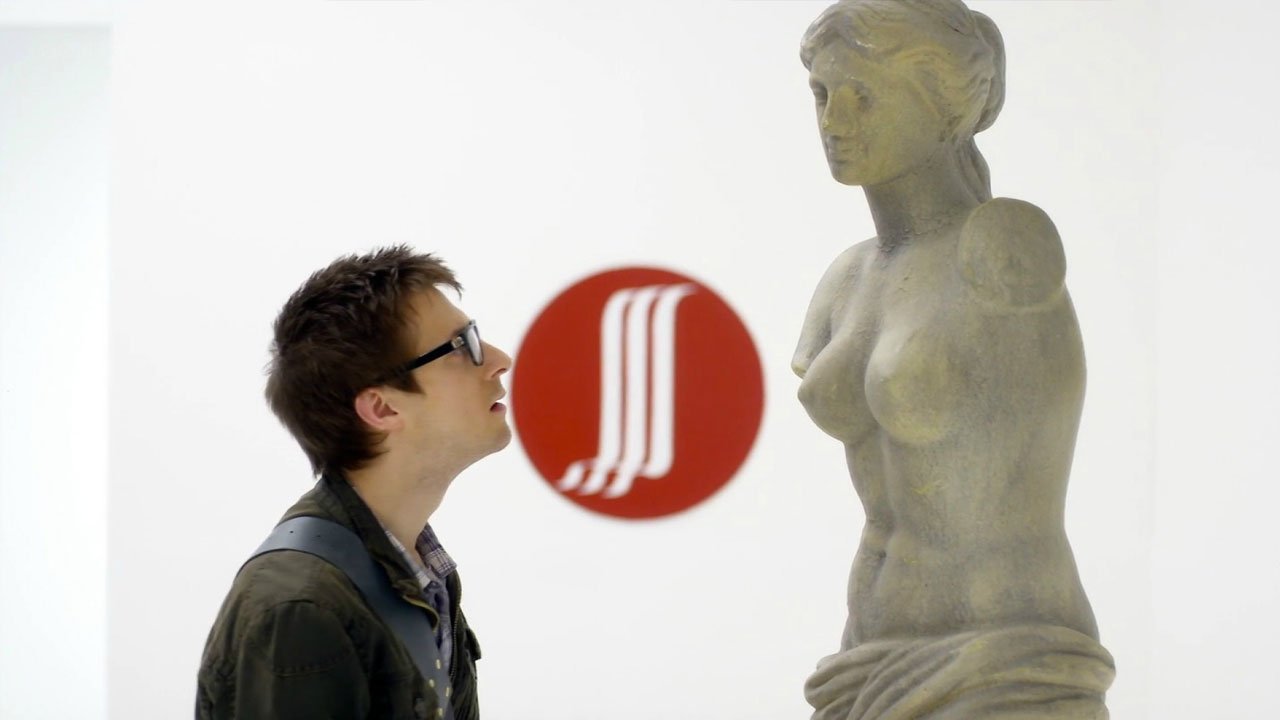 rory-admiring-venus-milo-girl-who-waited-doctor-who-back-when