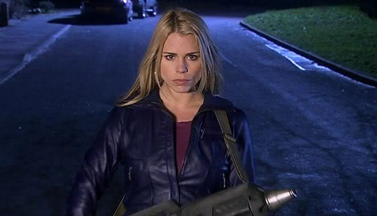 rose-with-bfg-big-gun-stolen-earth-doctor-who-back-when