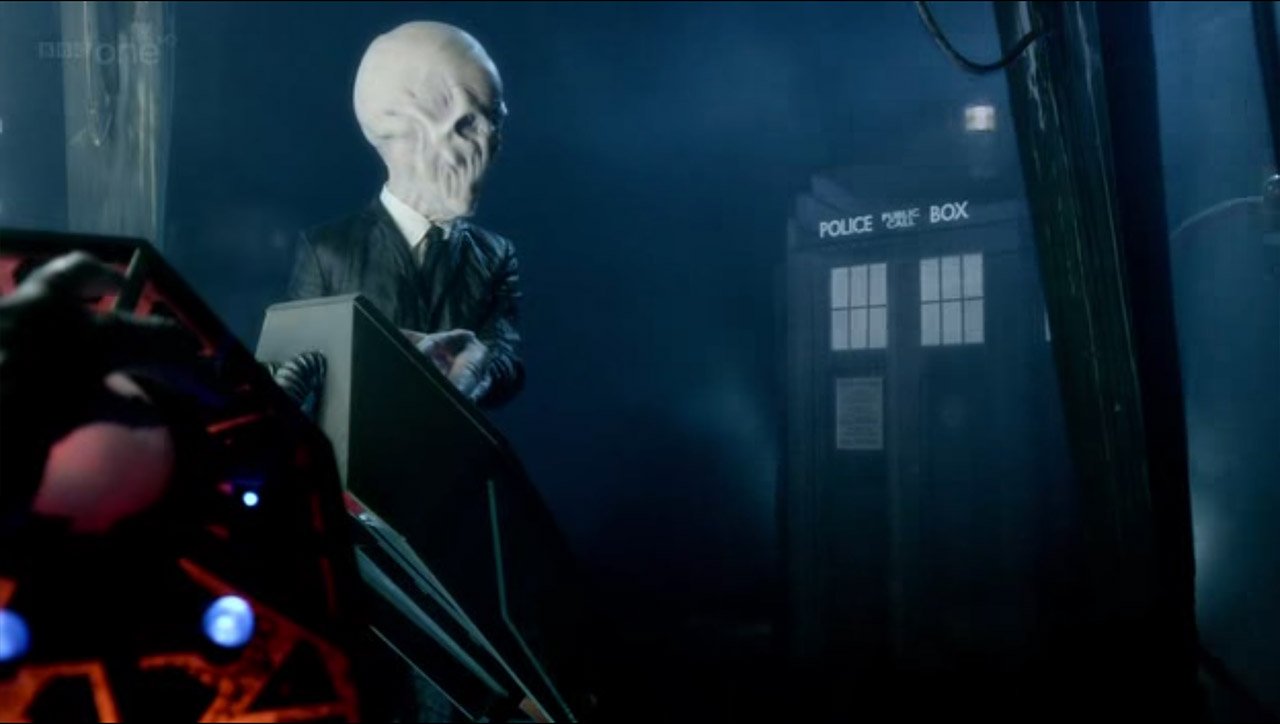 silence-goes-wtf-theres-a-tardis-in-our-spaceship-day-of-the-moon-doctor-who-back-when