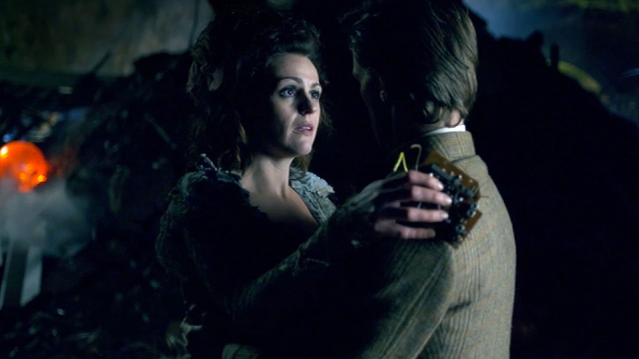 tardis-idris-embraces-matt-smith-eleven-the-doctors-wife-dr-who-back-when