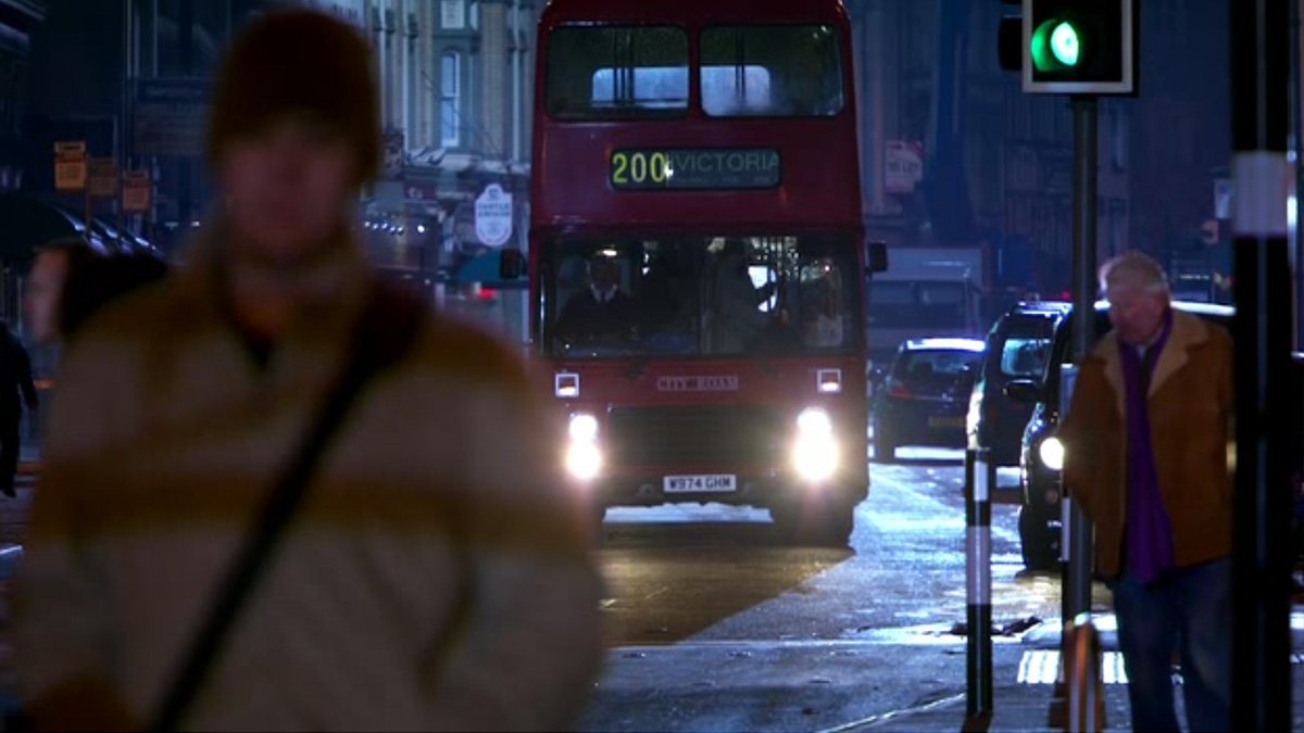 the-mighty-two-hundred-bus-in-london-planet-of-the-dead-who-back-when