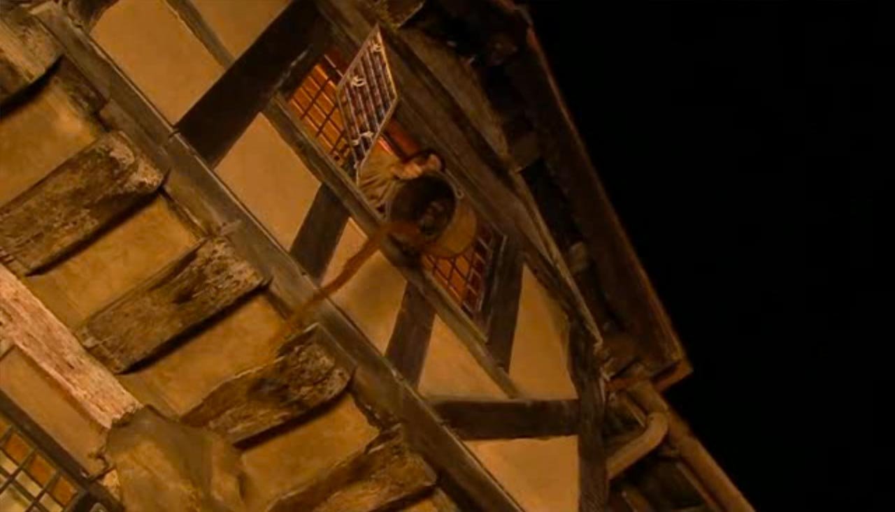 toilet-sewage-feces-shit-bucket-shakespeare-code-drwho-doctor-who-back-when