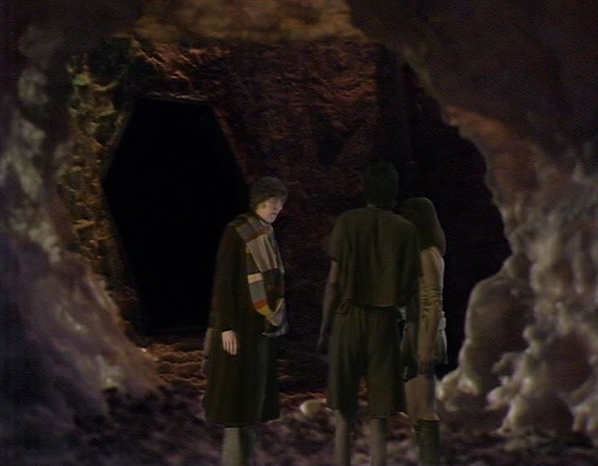 tom-baker-four-with-companion-leela-and-a-minyan-chap-in-green-screen-caves-underworld-doctor-who-back-when