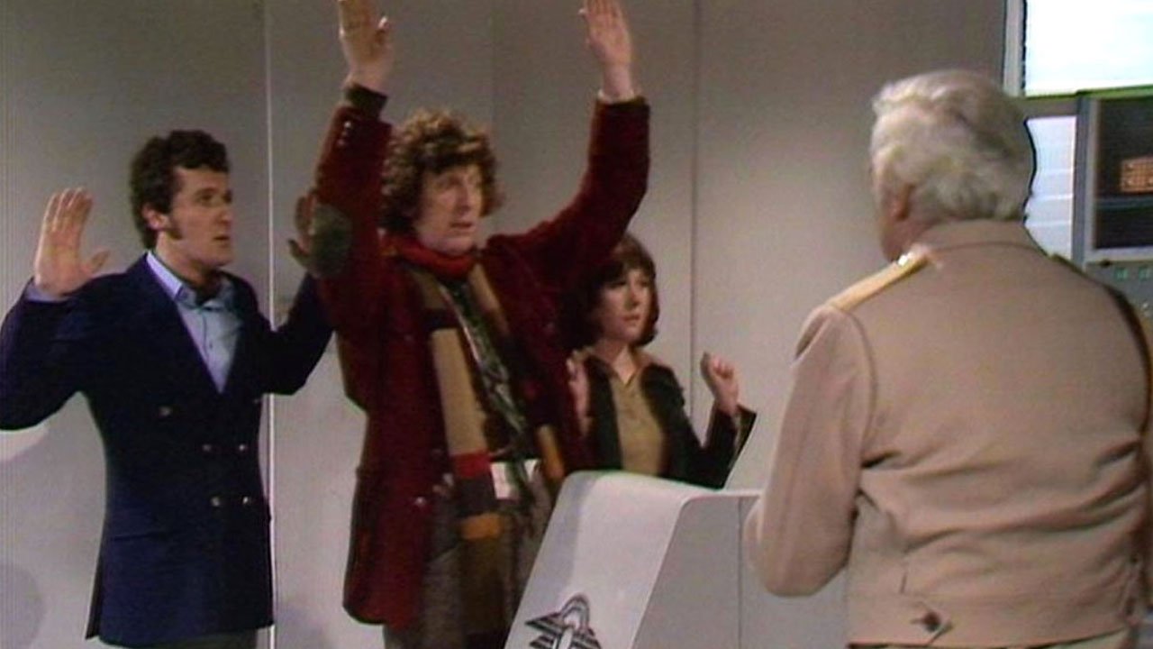tom-baker-sarah-jane-harry-sullivan-held-at-gunpoint-revenge-of-the-cybermen-doctor-who-back-when